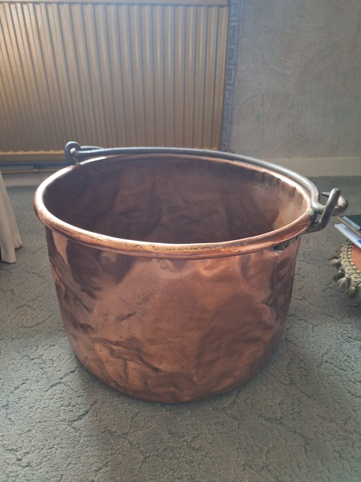 Koperen ketel met smeedijzer handvat, Ophalen, Koper