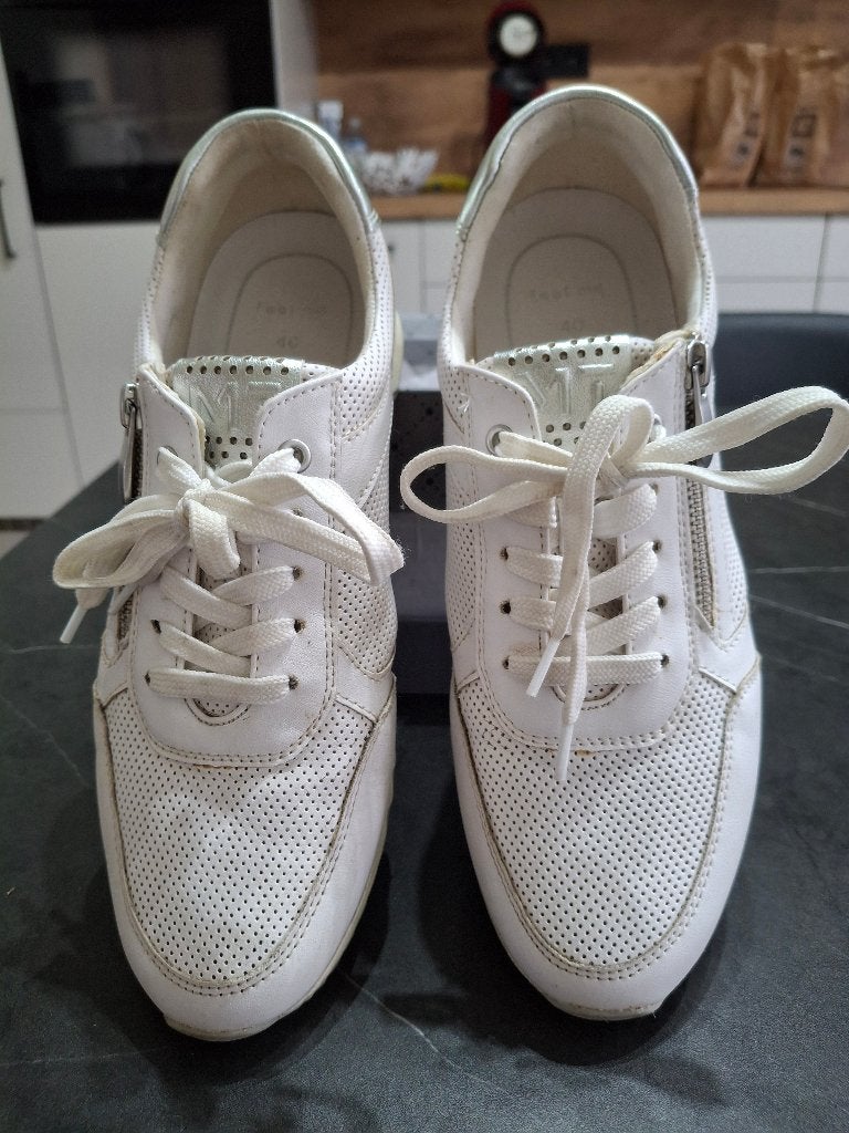 Marco Tozzi 40 witte sneakers, Kleding | Dames, Wit, Ophalen of Verzenden, Sneakers, Gedragen