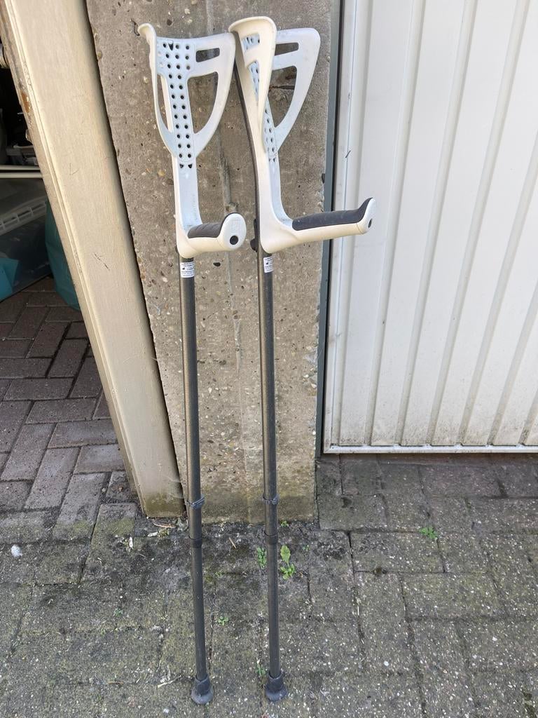 Krukken, Diversen, Loopkrukken, Ophalen, Zo goed als nieuw