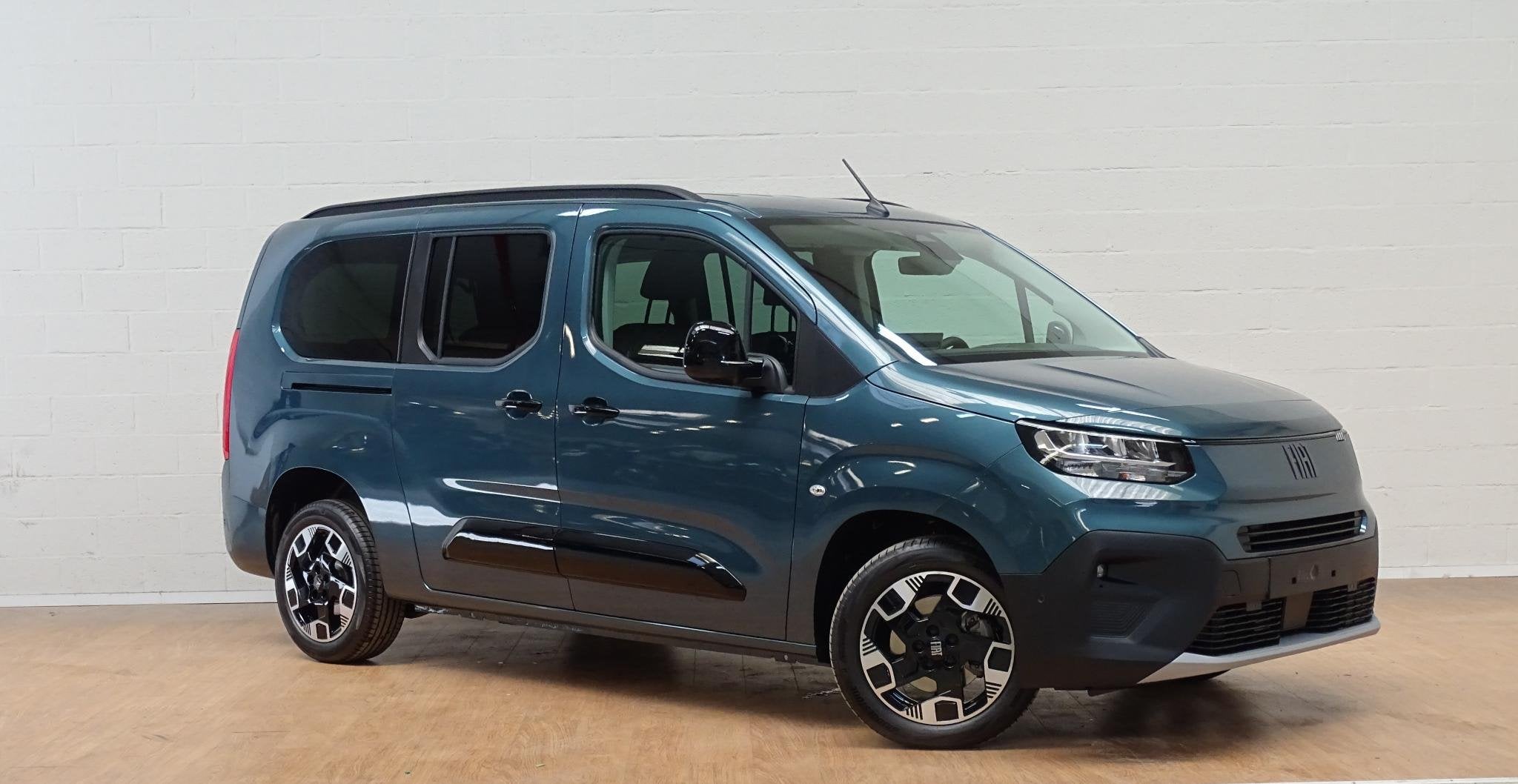Fiat Qubo L 1.5 BlueHDI 130 S&S AT La Prima Long, Auto's, Fiat, 4 cilinders, 1535 kg, Blauw, 7 zetels