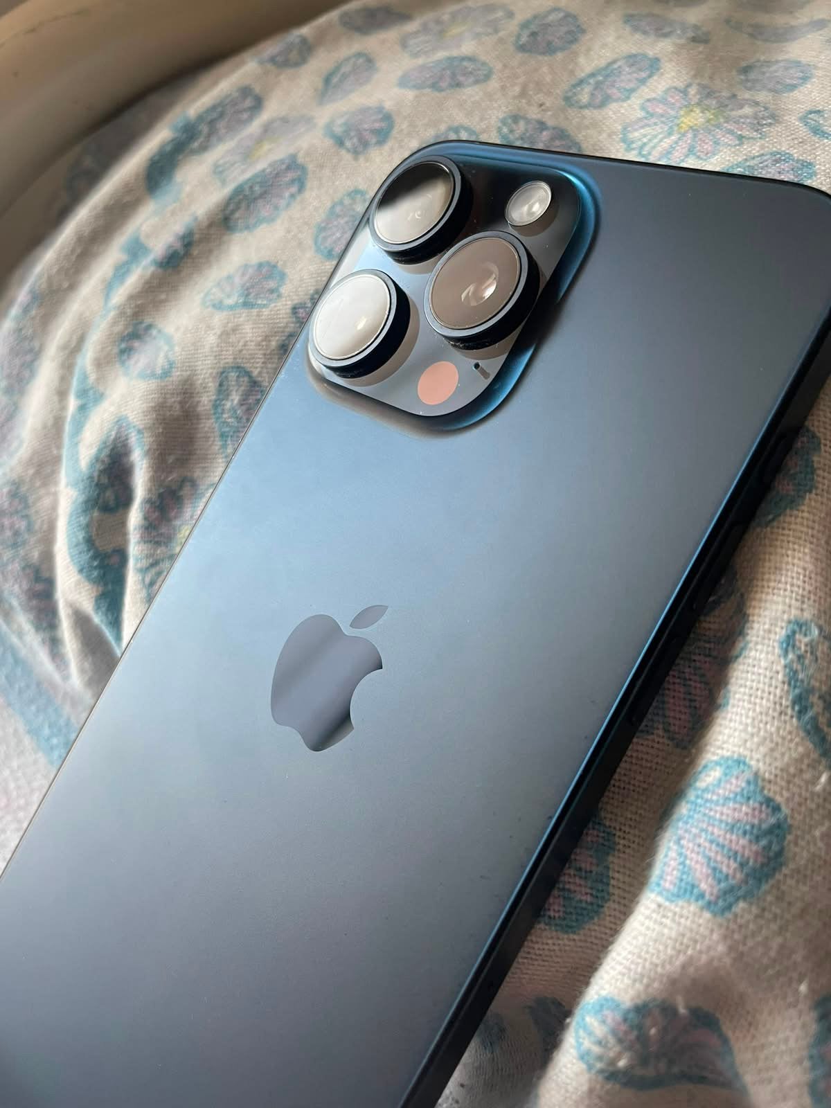 Iphone 15 pro max, 256 GB, Enlèvement ou Envoi, IPhone 15 Pro Max, Comme neuf