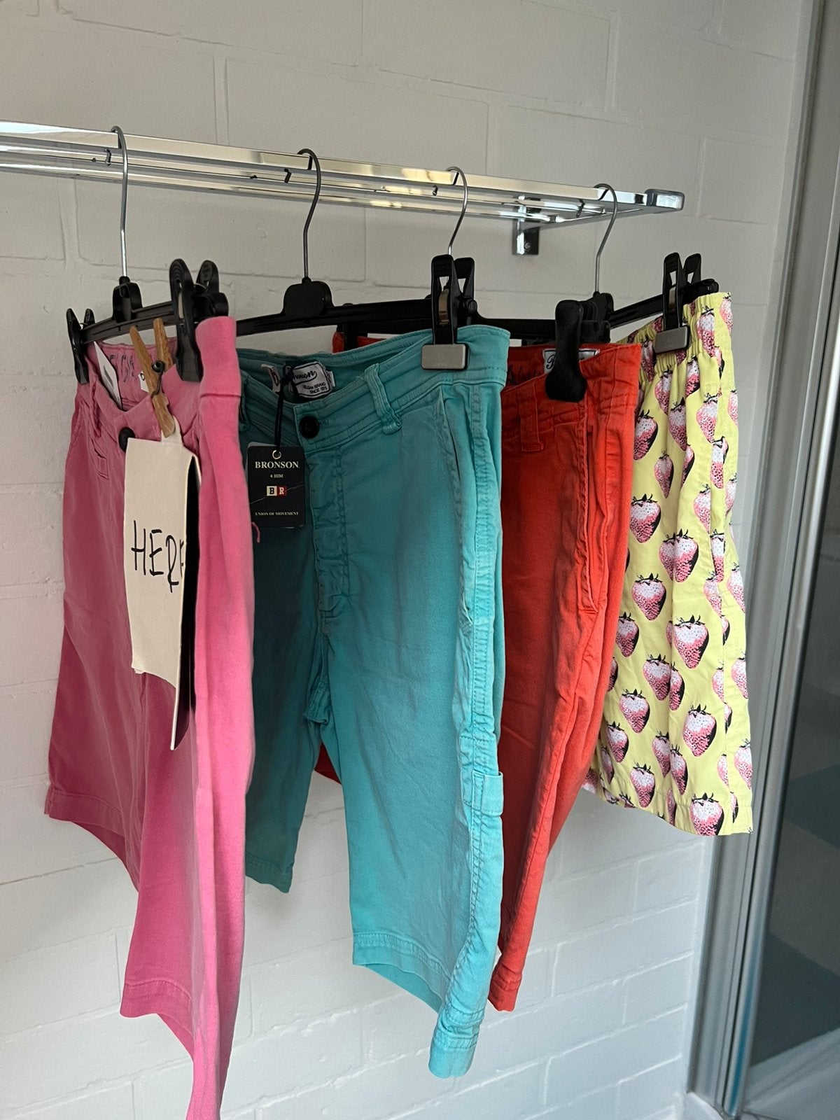 Hetenshorts m 42 of jeansmaat 32 + zwemshort Kiwi Medium, Kleding | Heren, Spijkerbroeken en Jeans, Ophalen of Verzenden, Zo goed als nieuw