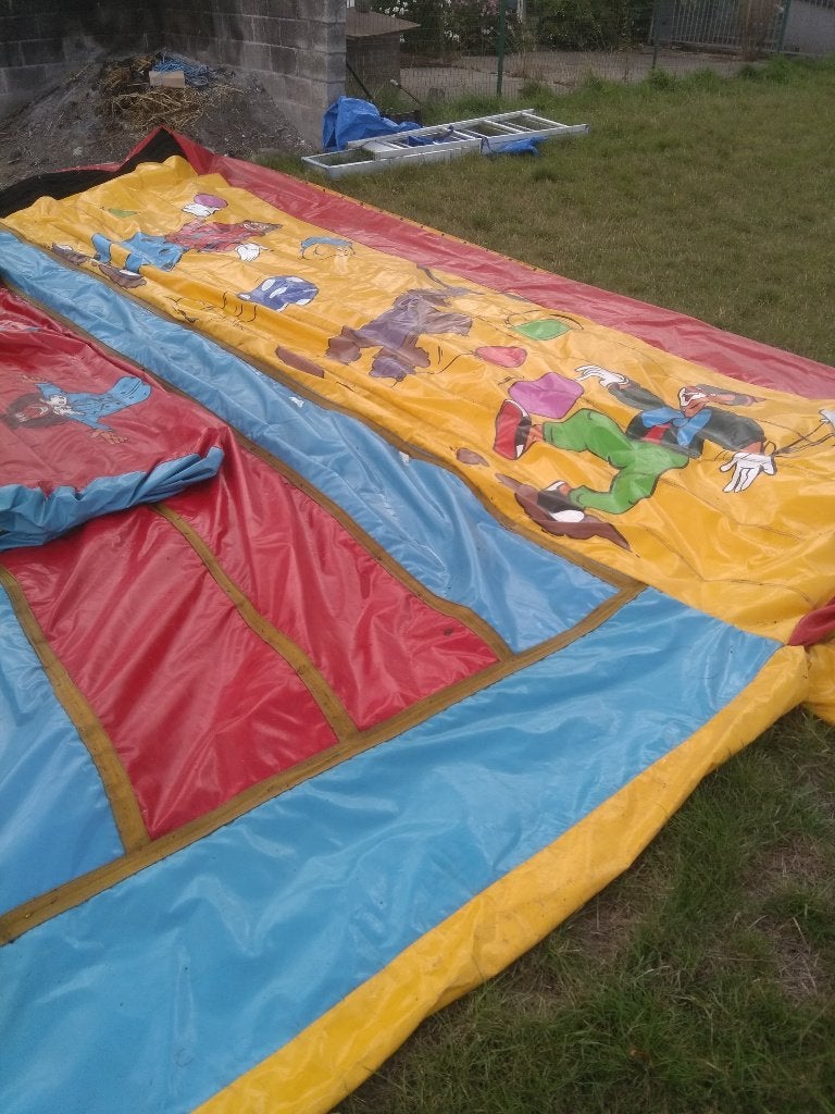 springkasteel circus met obstakels /achterwand te koop, Ophalen, Gebruikt