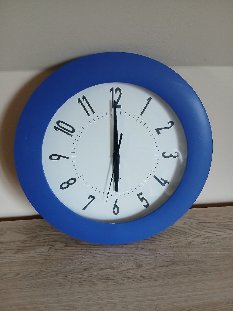 Wandklok (blauw), Huis en Inrichting, Ophalen, Zo goed als nieuw, Blauw, Wandklok