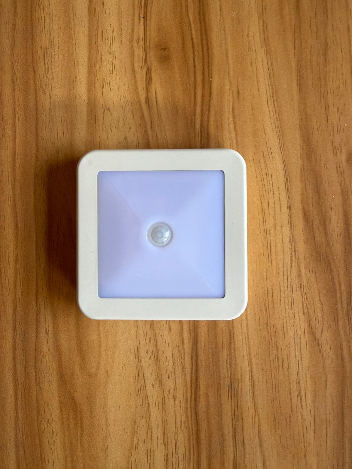 LED sensor lamp op batterijen, Ophalen of Verzenden, Zo goed als nieuw