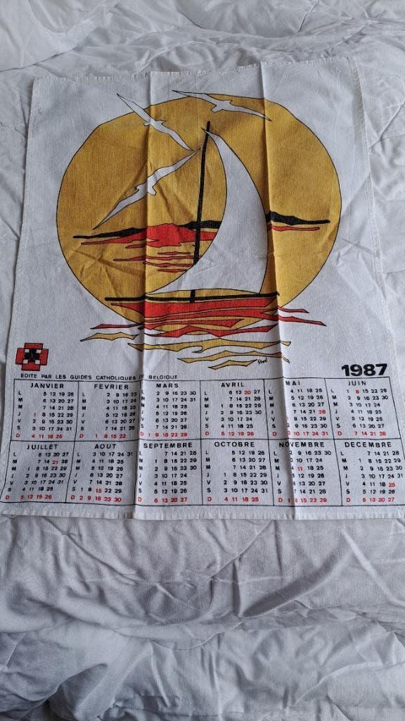 2 essuies cuisine calendrier 1987/1991 Guides Catholiques, Collections, Enlèvement ou Envoi