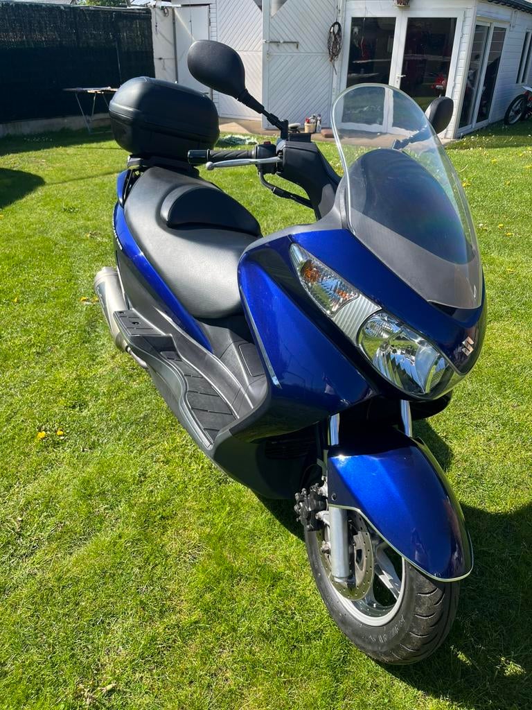 Zeer prachtige scooter 125 cc Suzuki, Fietsen en Brommers, Ophalen of Verzenden, Zo goed als nieuw