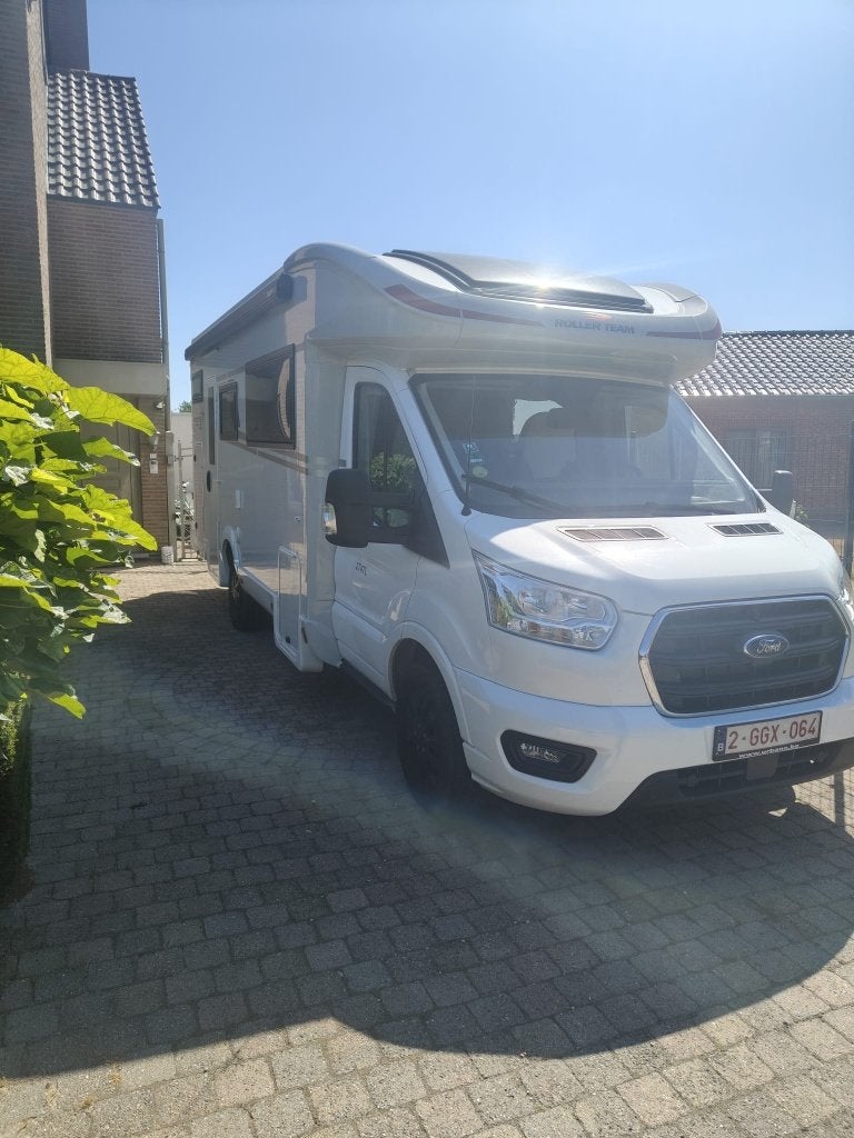 2024 Roller Team 274 TL Automaat 15.000 KM, Caravans en Kamperen, Automaat, ESP - Contrôle de stabilité, Koelkast, Ford