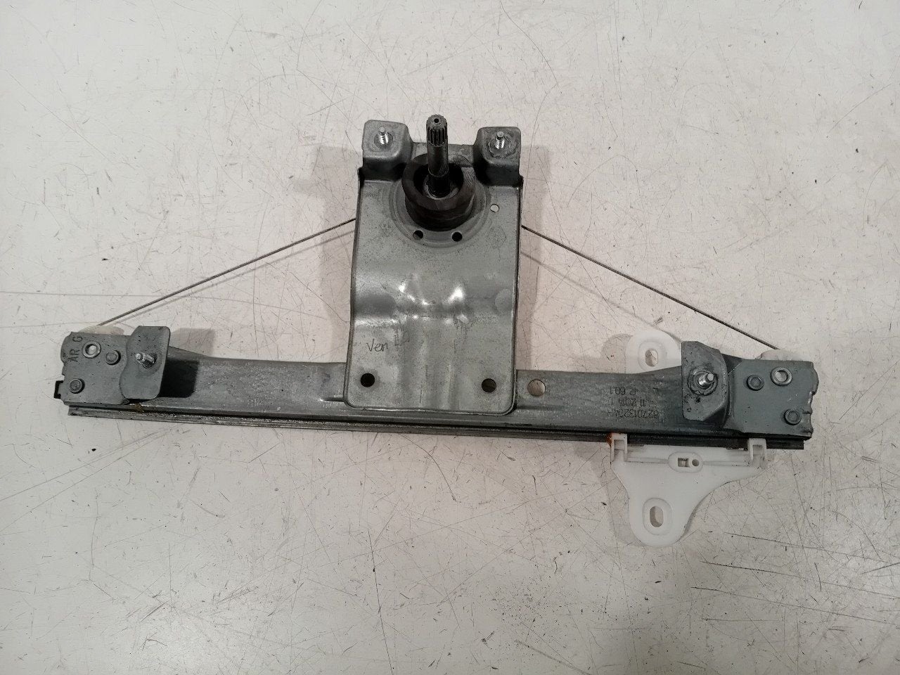 Raammechaniek links achter Renault Clio, Onderdelen@venauto.nl, Van der Ven Autorecycling B.V., Gebruikt, Ettenseweg 76, 4706 PB Roosendaal, The Netherlands