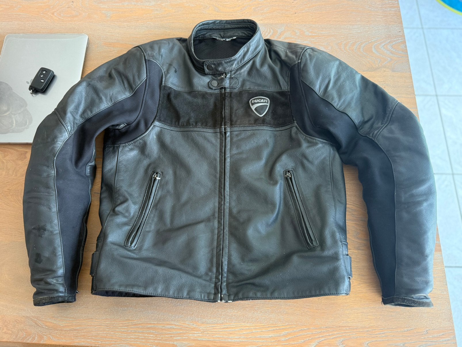 Ducati dainese lere jas 52, Enlèvement ou Envoi