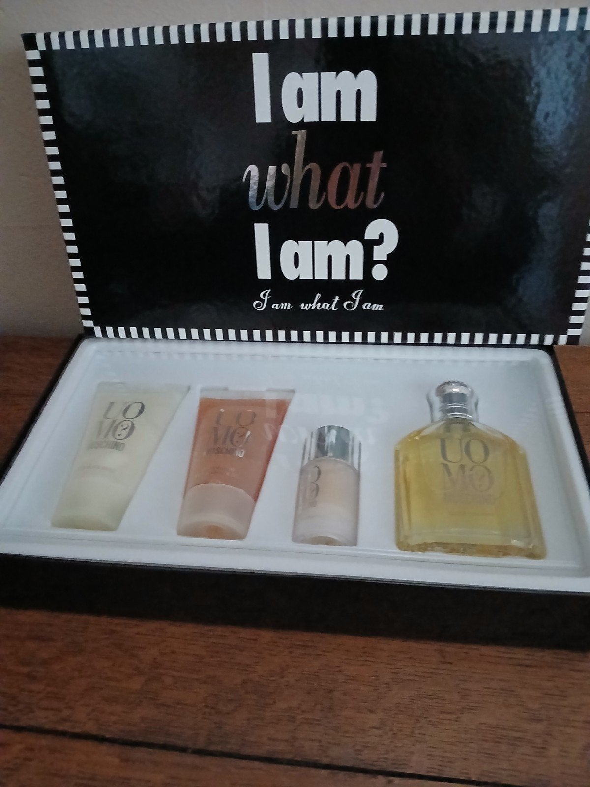 Vaderdagcadeau  Moschino aftershave, deo, balm, showergel, Enlèvement