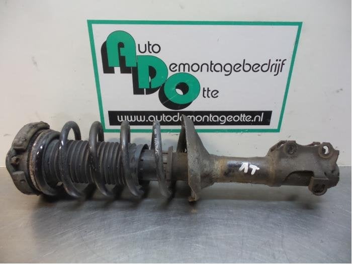 Barre amortisseur avant gauche d'un Volkswagen Polo (Polo 99, Volkswagen, -, 3 mois de garantie, Utilisé