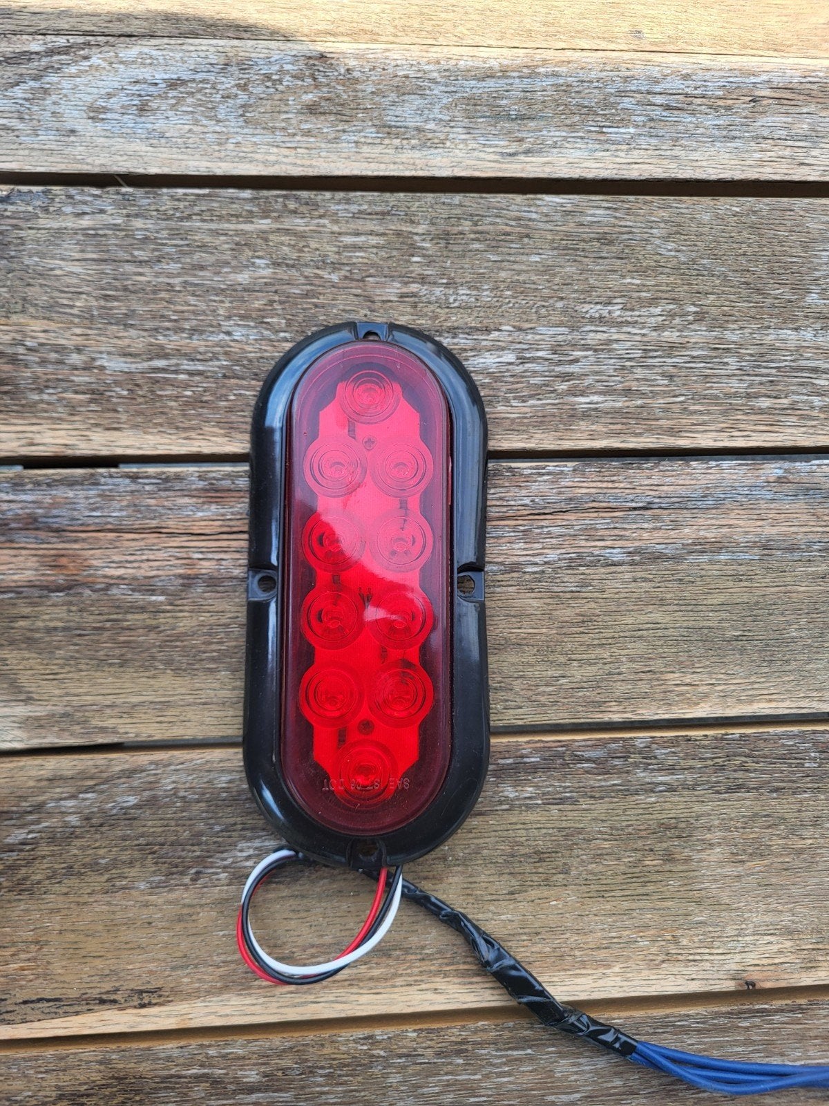 Ovaal achterlicht, Fietsen en Brommers, Fietsaccessoires | Fietsverlichting, Ophalen of Verzenden, Achterlicht