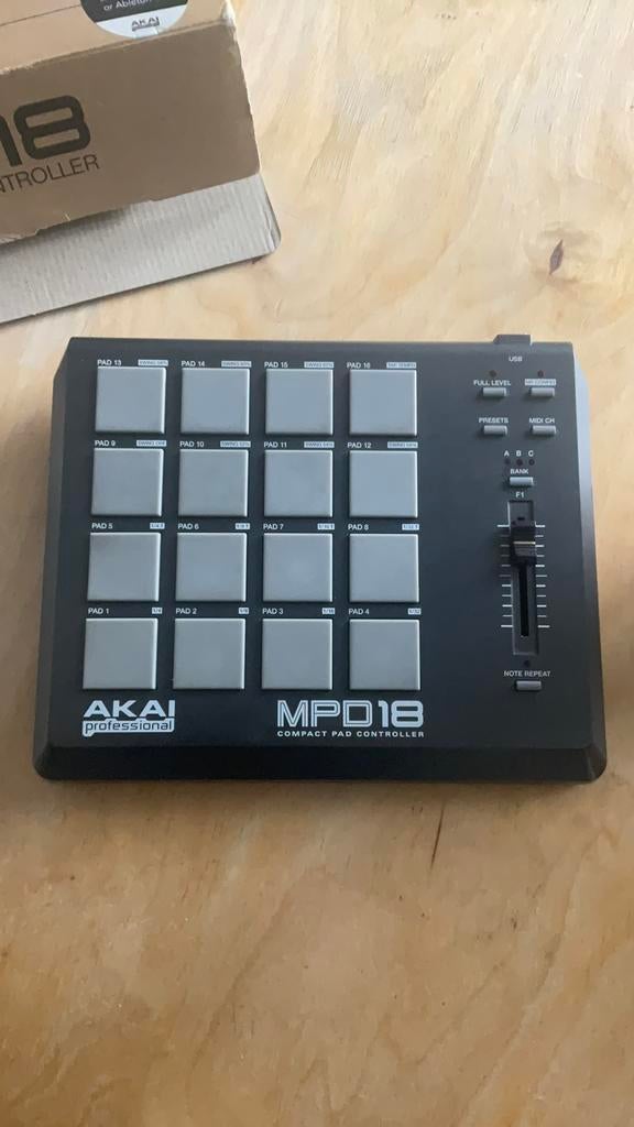 Original Akai MPD18 Controller, Muziek en Instrumenten, Ophalen of Verzenden, Gebruikt