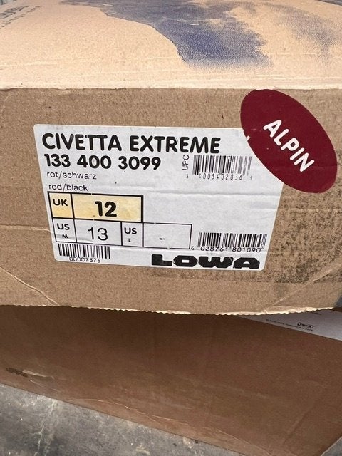 bergschoenen type D - LOWA - maat 45, Sport en Fitness, Bergsport en Wandelen, Ophalen, Nieuw, Schoenen