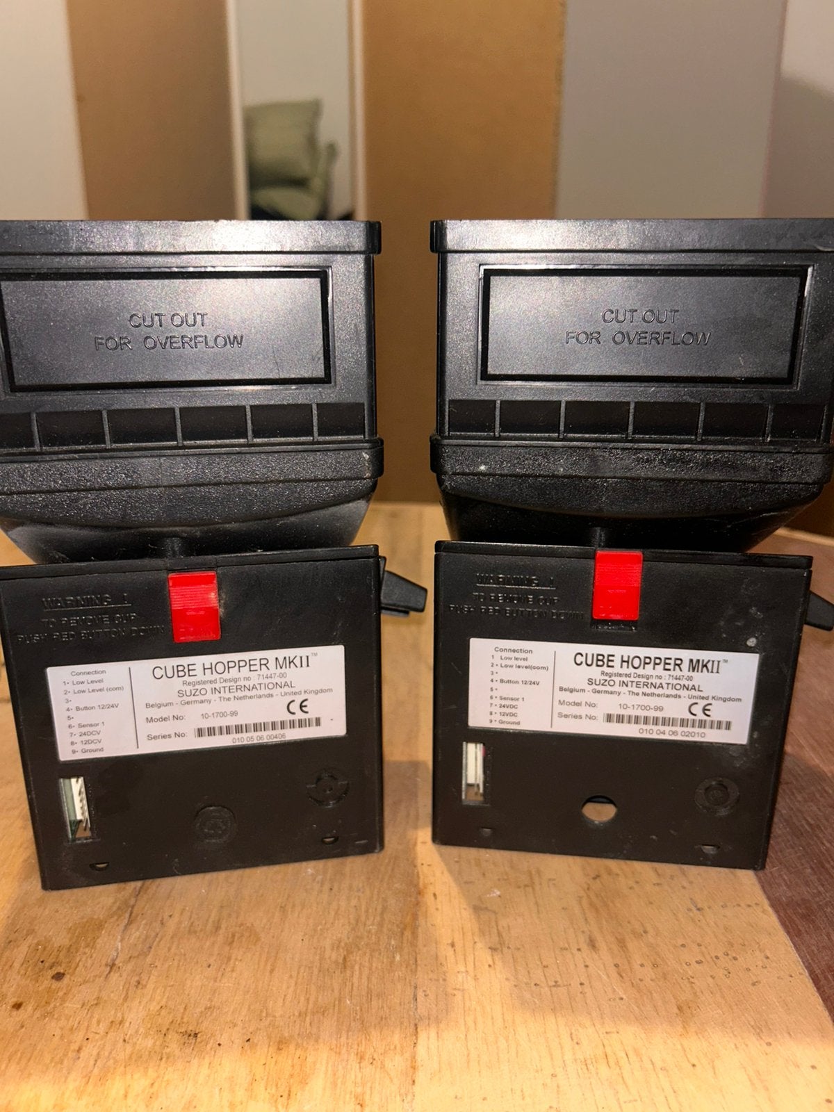2x SUZO International Cube Hopper MKII–Munt Hopper, Ophalen