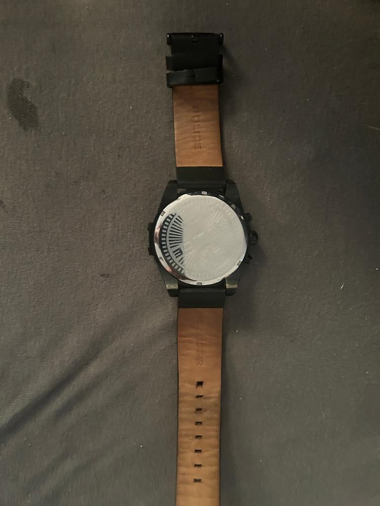 Police horloge, Handtassen en Accessoires, Horloges | Dames, Overige materialen, Gebruikt, Polshorloge, Kunststof