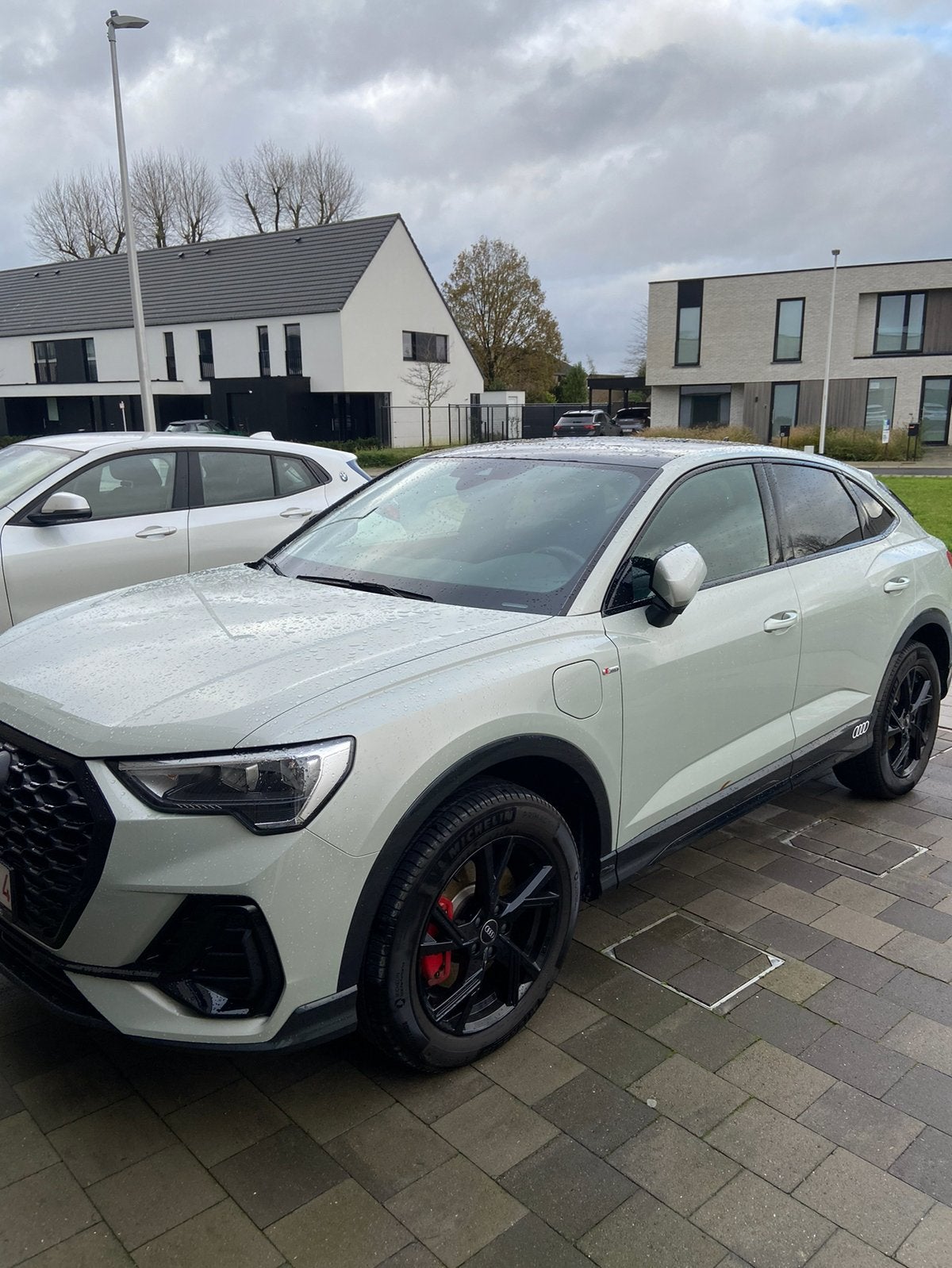 Audi Q3 sportback 45 tfsi, Autos, Achat, Electronic Stability Program (ESP), Autres couleurs, Noir