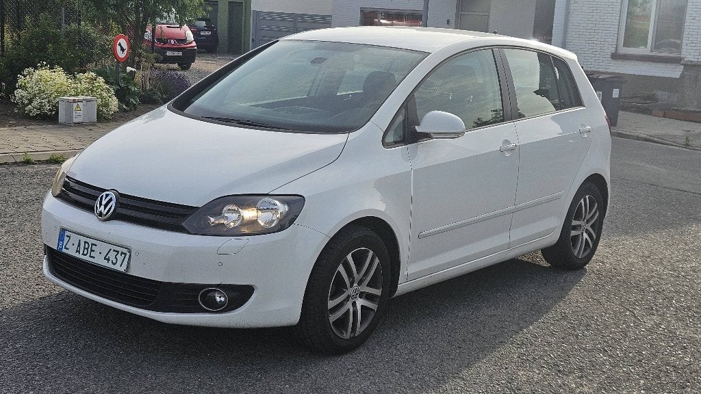 Volkswagen Golf 6 / 1.6Diesel / 99.000km model 2013, Auto's, Bluetooth, Euro 5, Handgeschakeld, Diesel