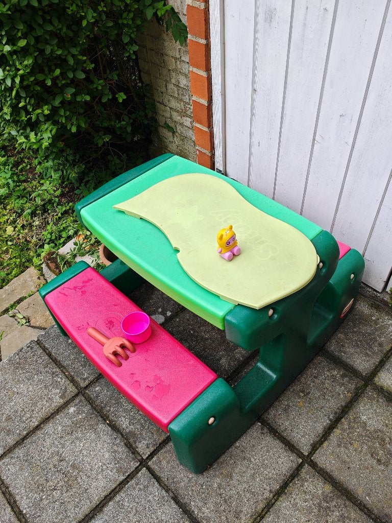 Banc de pique-nique pour enfants Little Tikes, Enlèvement, Utilisé, Table de pique-nique pour enfants, Rectangulaire