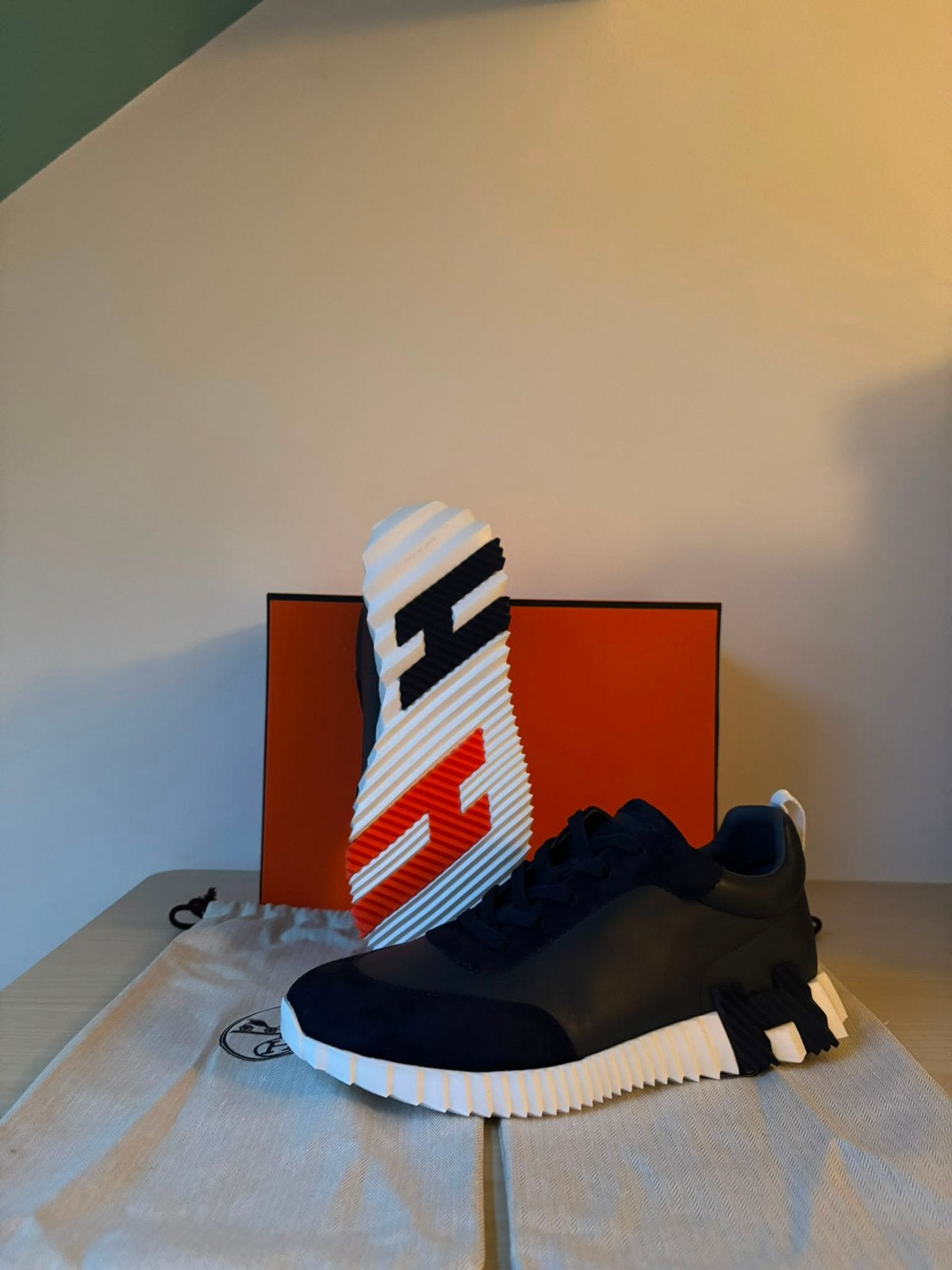 HERMES CHAUSSURES, Enlèvement, Comme neuf