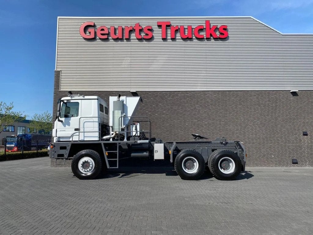 Mercedes-Benz TITAN 5560 Z52-600 F TITAN 5560 Z52-600 F 6X6, Automaat, 600 pk, Wit, Mercedes-Benz
