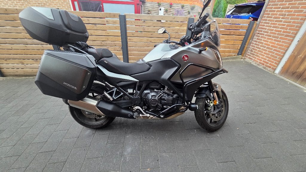 Honda NT1100 DCT, Motoren, 2 cilinders, Motorrijbewijs A, Gebruikt, Handvatverwarming
