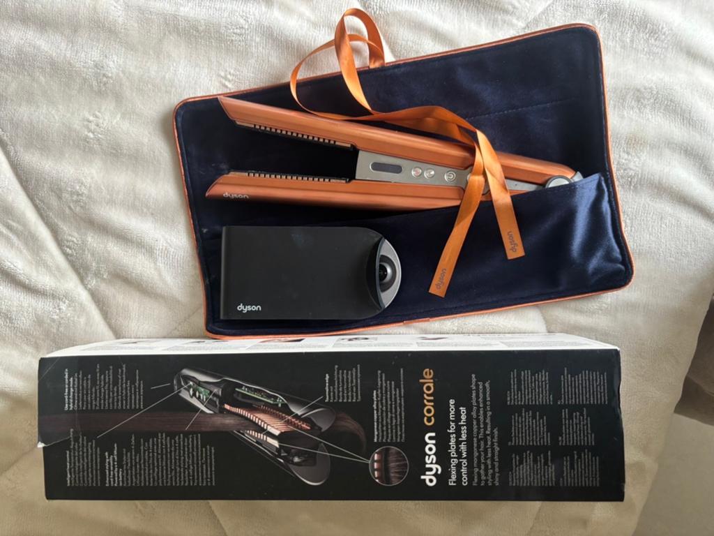 Dyson Corrale stijltang koper/oranje + oplader & etui, Handtassen en Accessoires, Uiterlijk | Haarverzorging, Ophalen of Verzenden