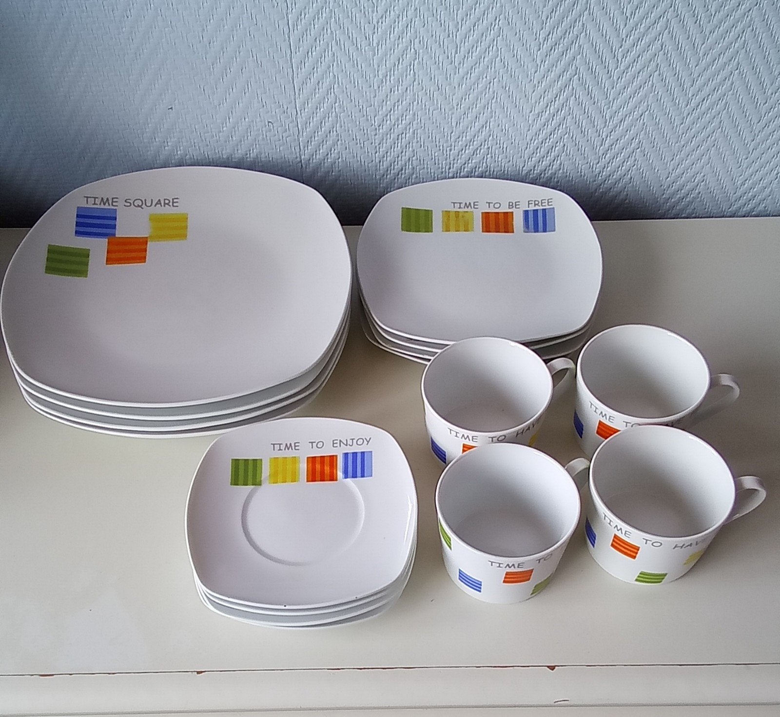 leuk 4 delig eetservies (16 stuks), Ophalen, Gebruikt