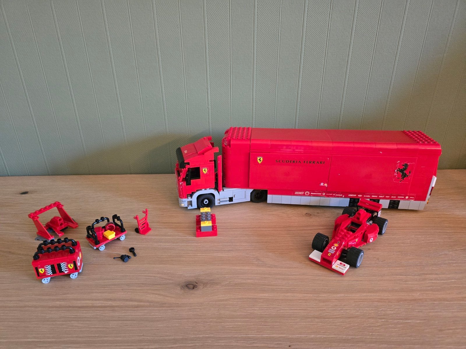 Lego 8654 Scuderia Ferrari Truck, Hobby en Vrije tijd, Ophalen of Verzenden