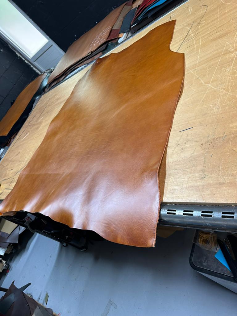 Cognac kleur hele tuigleer 3-3,5 mm dikte half soepel C-6, Ophalen of Verzenden, Zo goed als nieuw