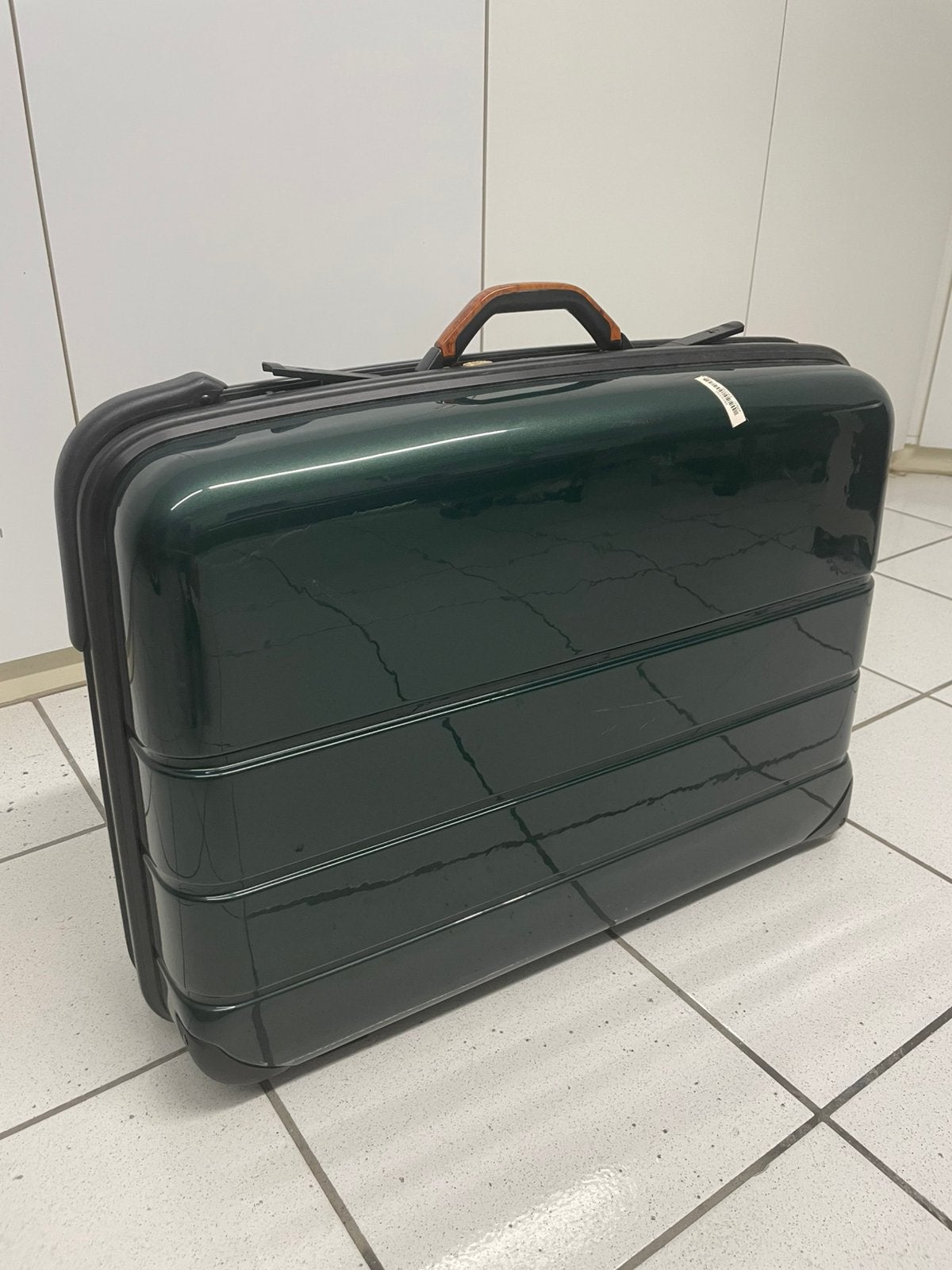 Valise de voyage, Enlèvement, Comme neuf, Plastique dur, Clé