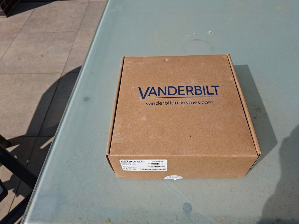 Toegangscontrole Vanderbilt controller ACT 1520., Ophalen