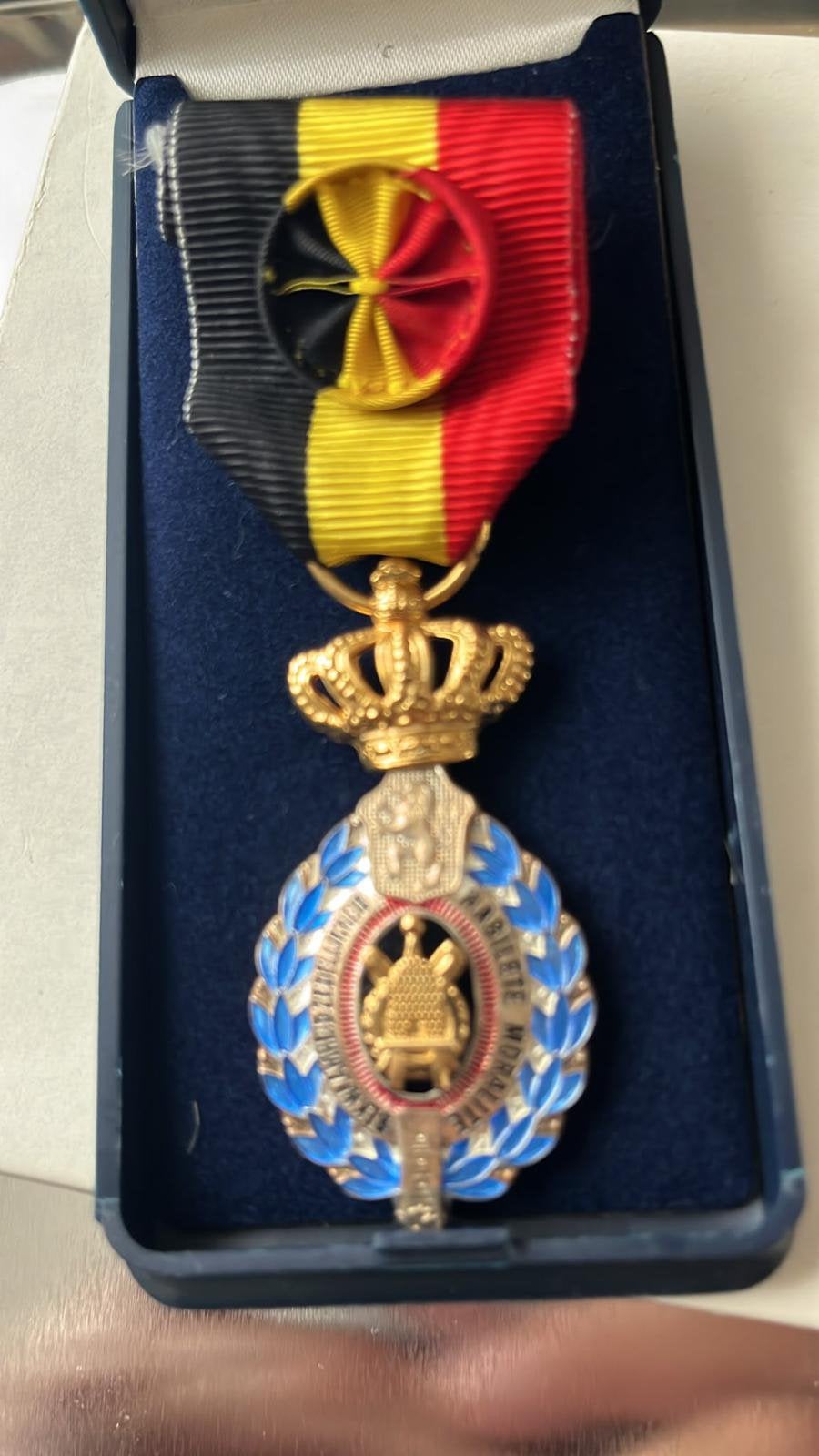 Medaille, Ophalen