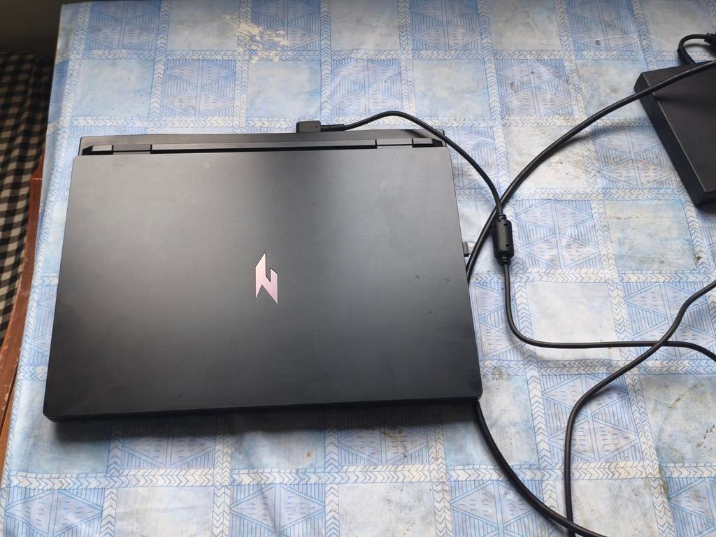 PC Gamer - RTX 4070 / 32GB RAM DDR5 / 3TB SSD / 165HZ, AMD Ryzen 7 8845HS, 32 GB, 16 pouces, Comme neuf