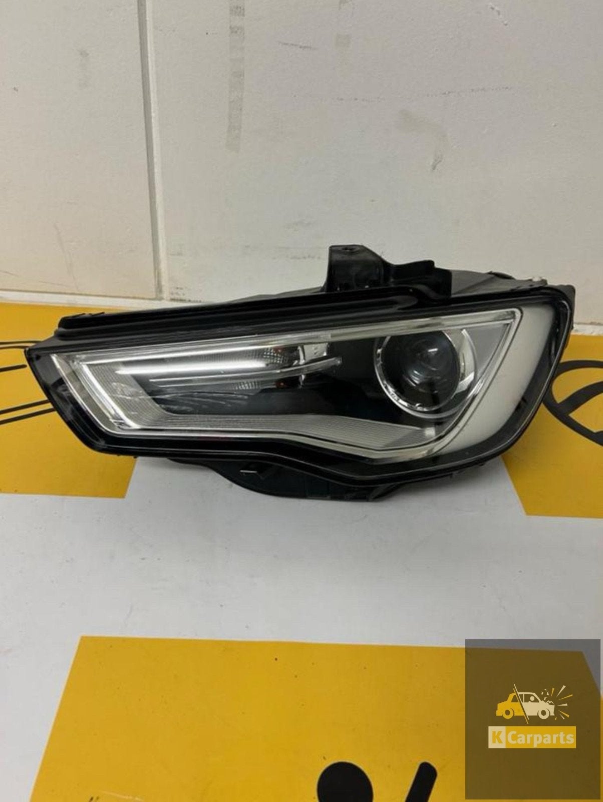 Phare avant gauche Audi A3 8V bi-x non 2012-2016 8VO941031, Autos : Pièces & Accessoires, AUDI AG, Auto-Union-Strasse 1
85045  Ingolstadt, DE