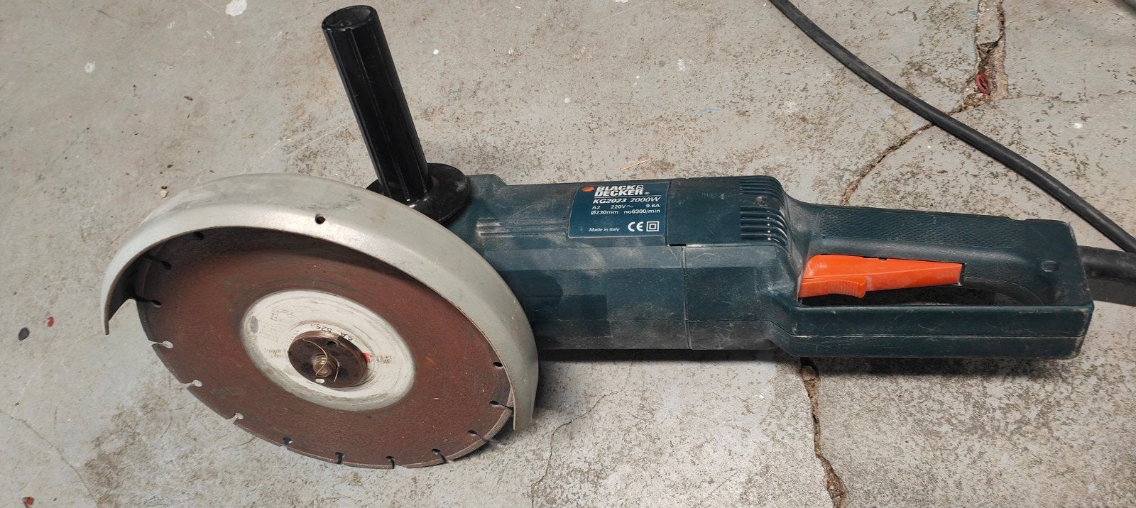 Meuleuse d'angle / Disqueuse 230mm Black & Decker 2000W, Bricolage & Construction, Outillage | Meuleuses, Meuleuse d'angle