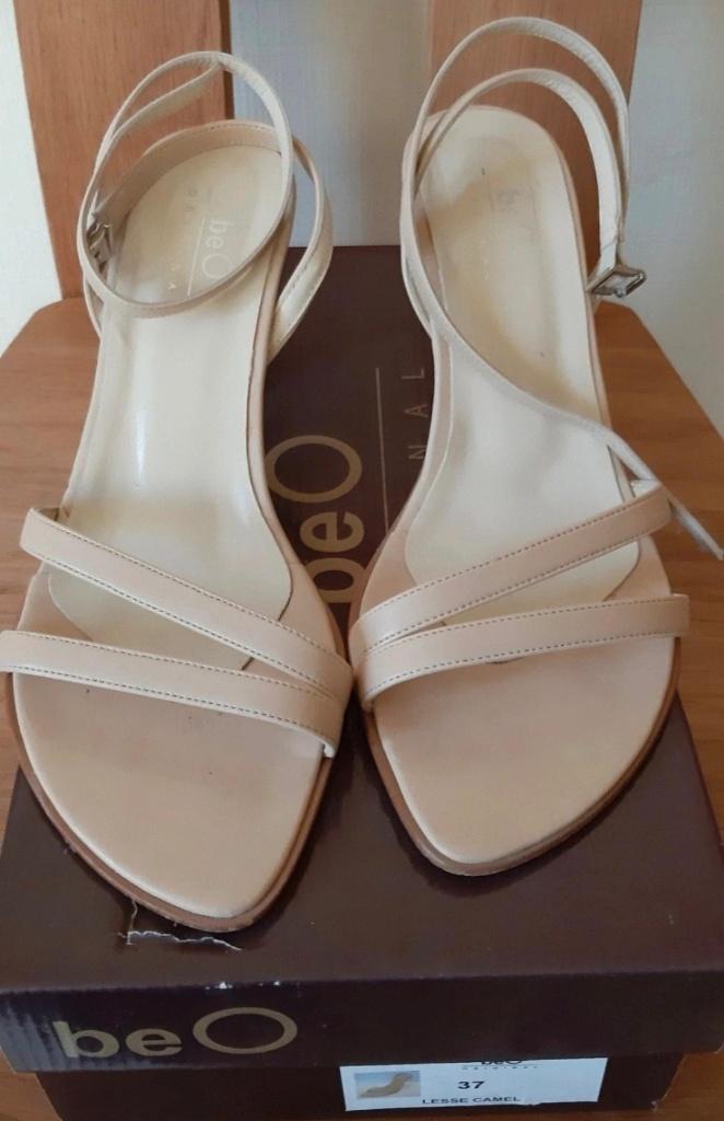 Sandalen met hak, Beoriginal, Beige, Zo goed als nieuw, Sandalen of Muiltjes