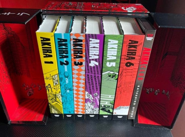 Coffret 35e anniversaire d'Akira - Couvertures cartonnées, Livres, BD | Comics, Comme neuf, Série complète ou Série, Japon (Manga)