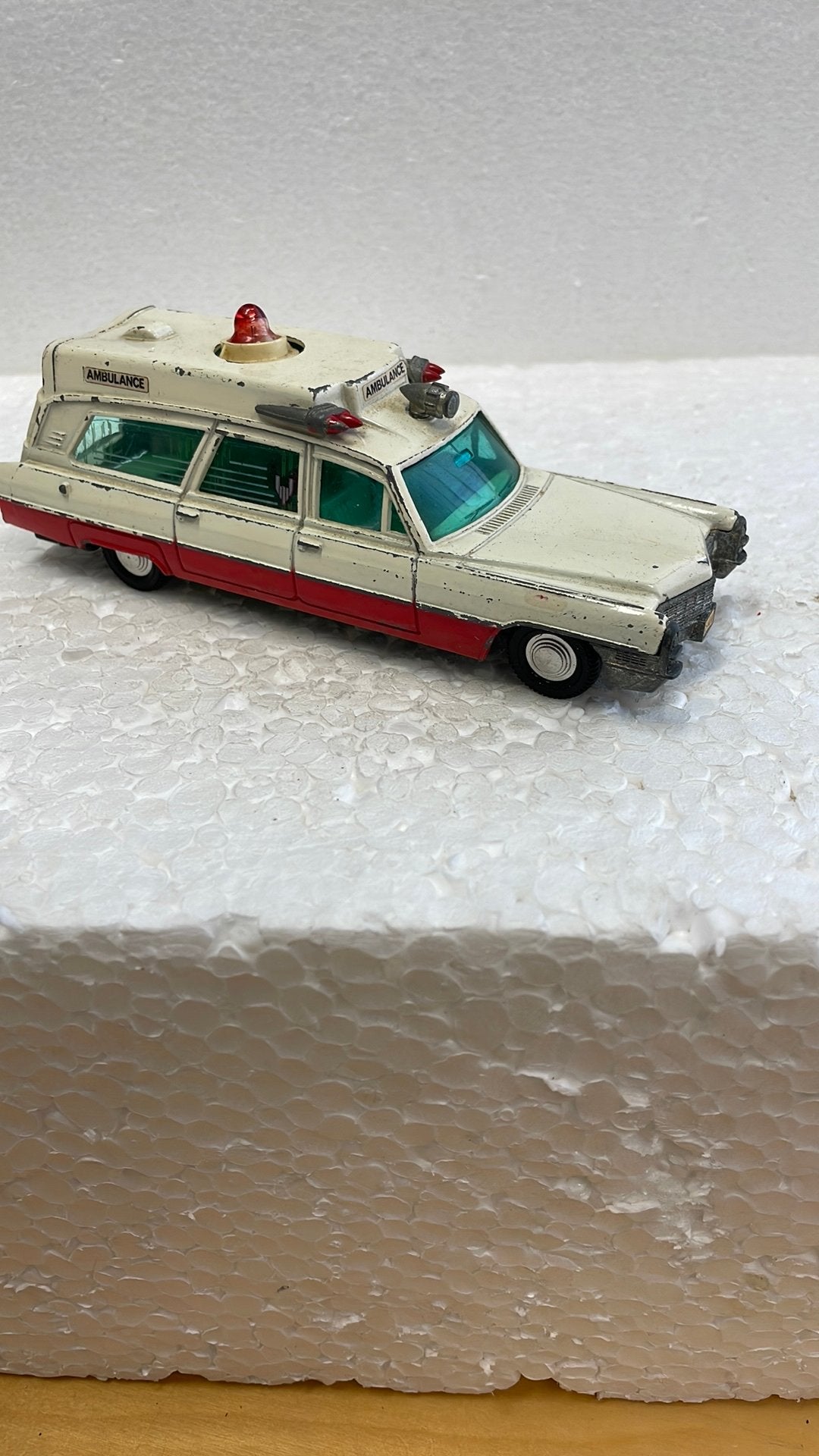 Dinky Toys Superior Rescuer on Cadillac Chassis, Enlèvement ou Envoi, Comme neuf