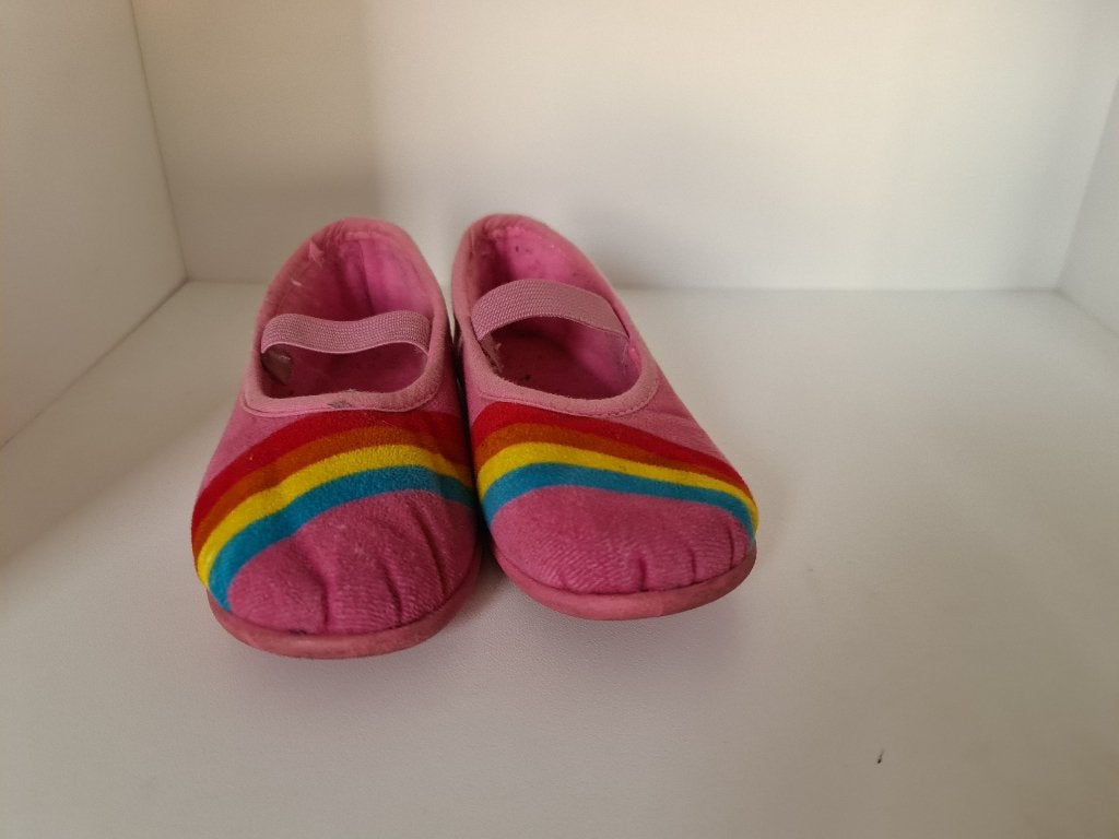 K3 regenboog pantoffels schoenen 25, Ophalen, Zo goed als nieuw, Schoenen