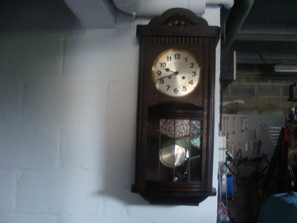 pendule avec vitraux colorés, balancier et clé vintage, Enlèvement