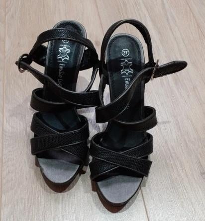Emilio Luca zwarte pump maat 37, Kleding | Dames, Schoenen, Pumps, Zwart, Ophalen of Verzenden, Emilio luca