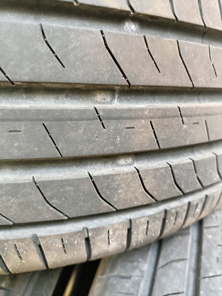 PNEUS NEXEN 205/60/16 ; 96H PRATIQUEMENT NEUVE, Autos : Pièces & Accessoires, Pneus & Jantes, Neuf, 16 pouces, Pneus été, 205 mm