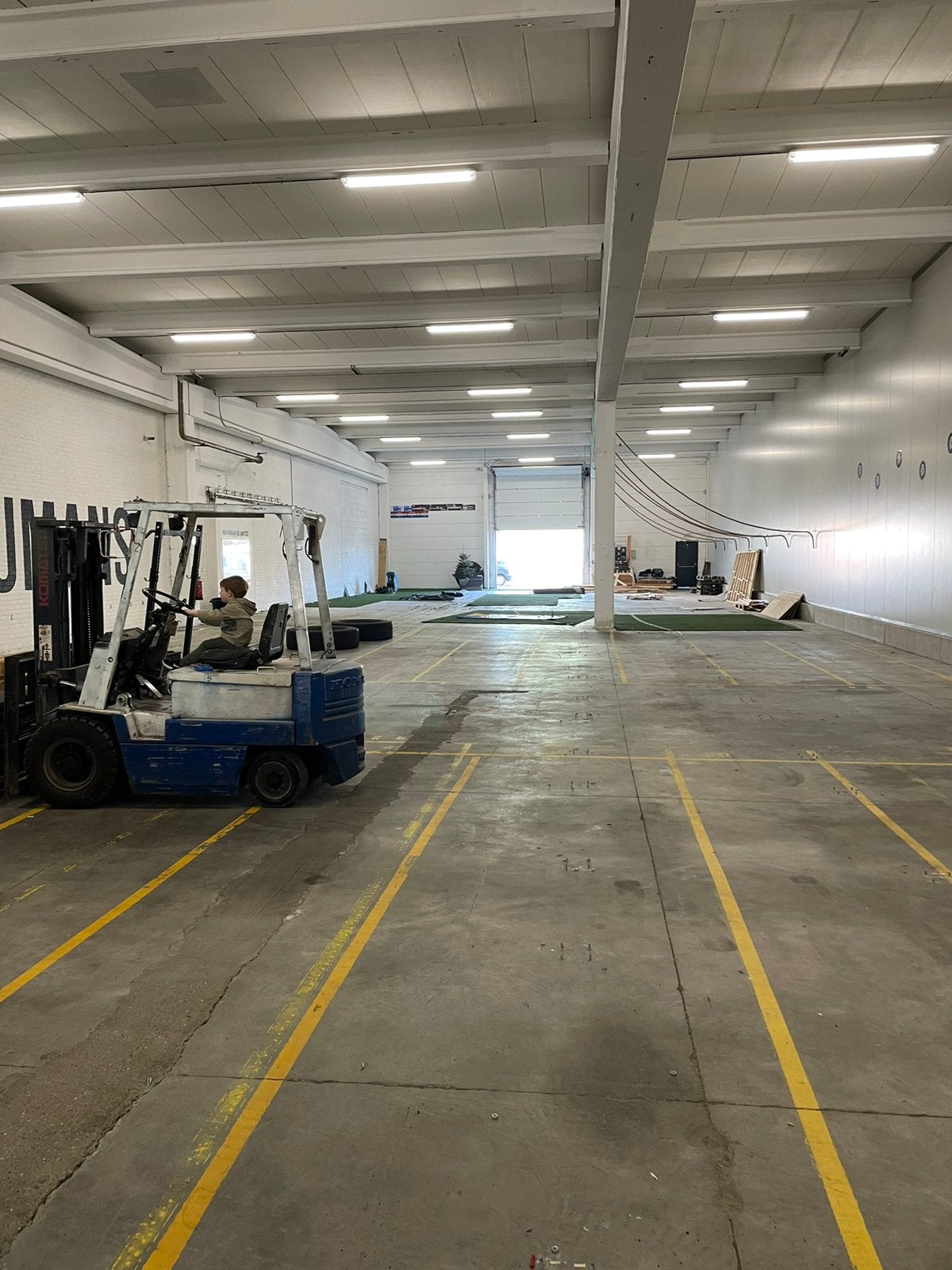 Te huur loods 670m2, Ostende