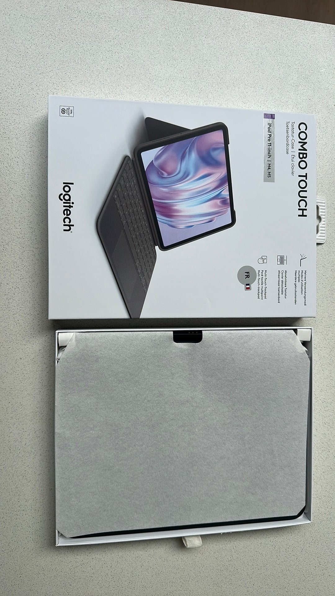 Nieuwe Logitech Combo Touch iPad Pro 11 inch M4 & M5 AZERTY, Ophalen, Nieuw, 11 inch, Bescherming voor- en achterkant
