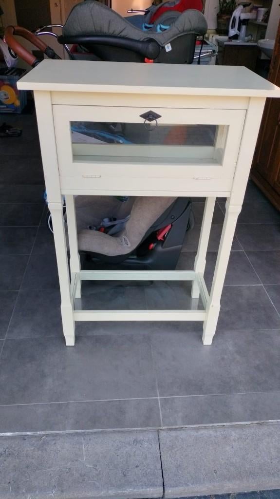 kastje beige met veel glas, Pin, 25 à 50 cm, Comme neuf, Enlèvement