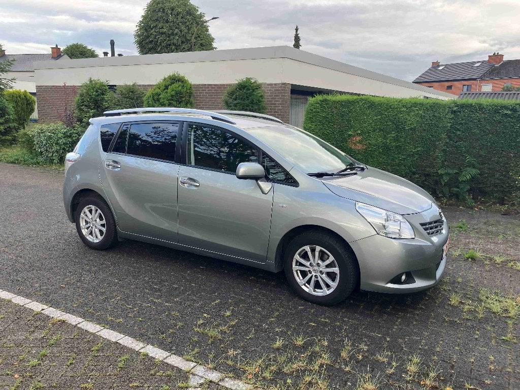 Toyota Verso 1.6i, Auto's, Toyota, Voorwielaandrijving, Euro 5, 4 cilinders, 1600 cc