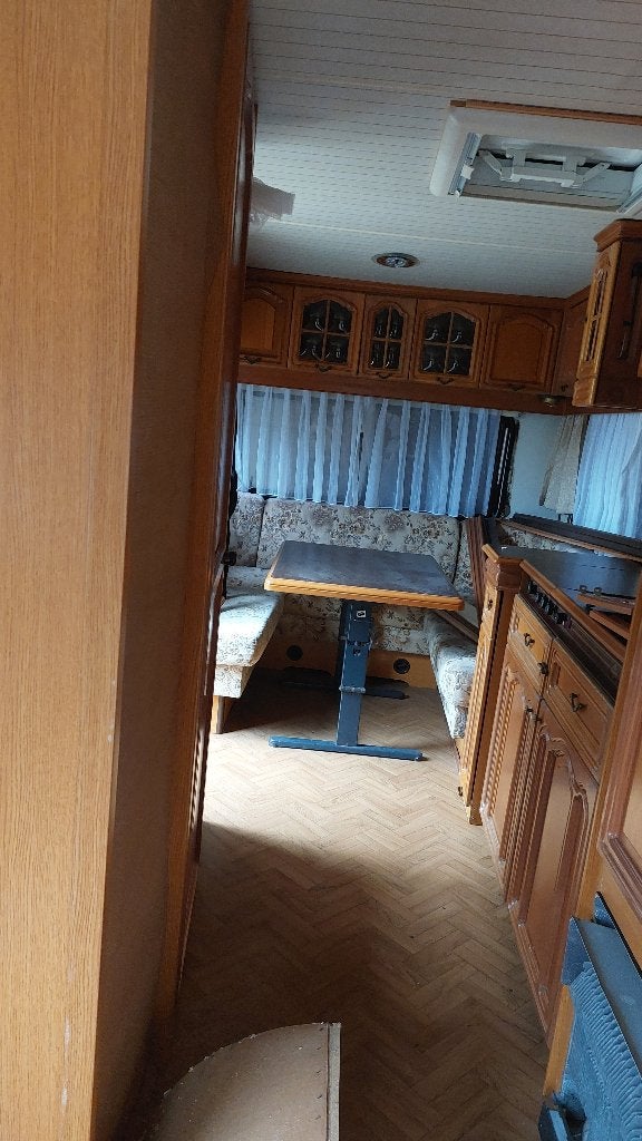 caravane hobby 545H, Jusqu'à 4, 6 à 7 mètres, Particulier, Siège standard