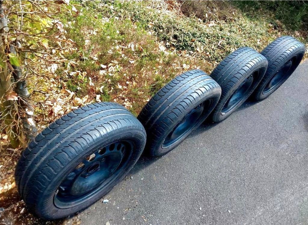 Bons pneus été 205/55-16, VW entraxe 5x112, Ophalen, Gebruikt, 16 inch, Banden en Velgen